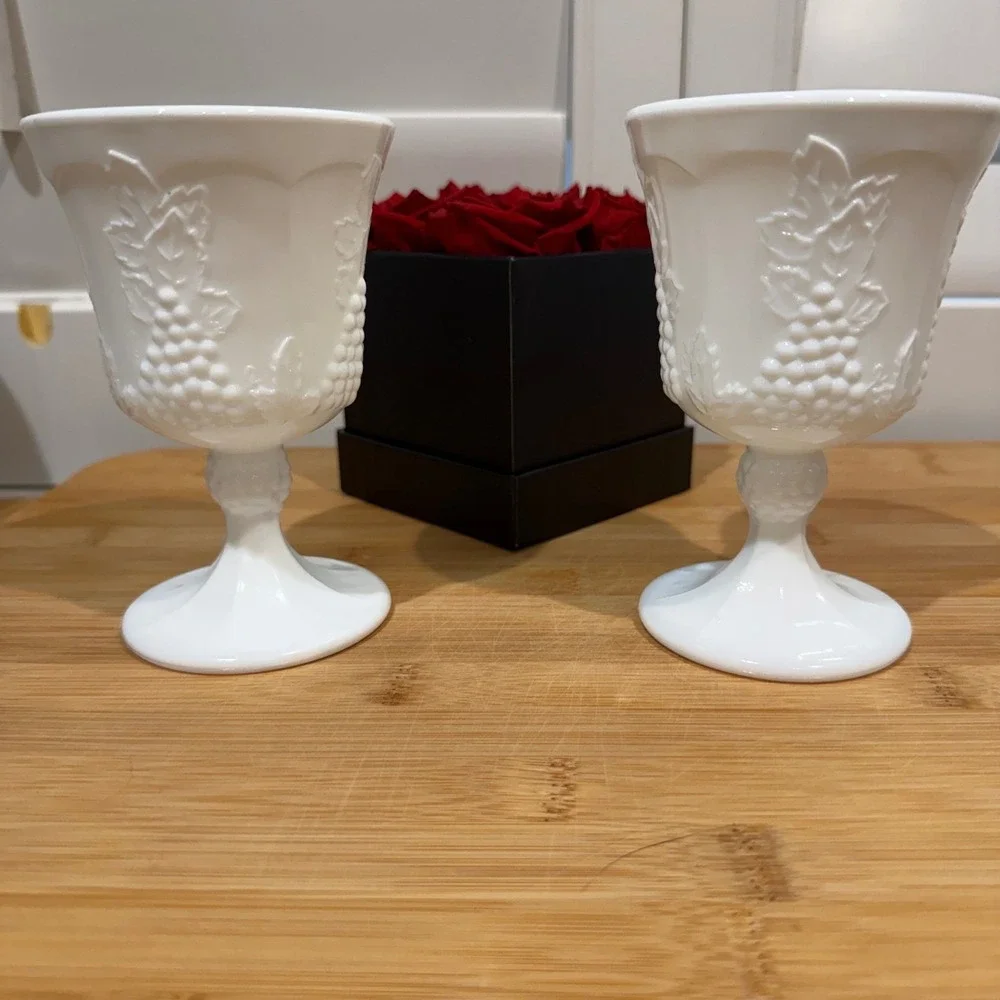 Set of 2 Indiana‎ Glass Milk Glass Harvest Grape Pedestal Wine Goblets Vintage